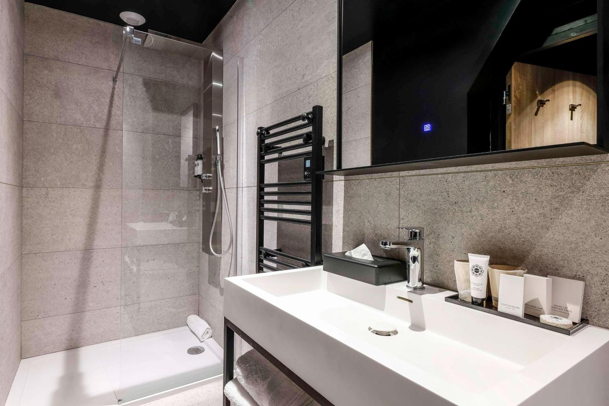 Leprince Hotel Spa; Best Western Premier Collection ルマン エクステリア 写真